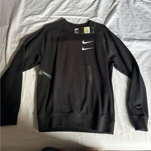 Nike Men's Black Crewneck Sweatshirt